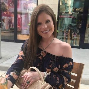 Meet your Posher, Leslie